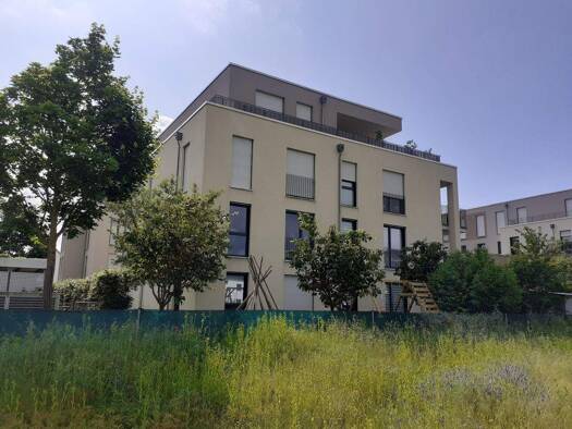 Wohnung zur Miete 1.660 € 4 Zimmer 114,4 m² 2. Geschoss Erlanger Straße 72a Möhrendorf 91096