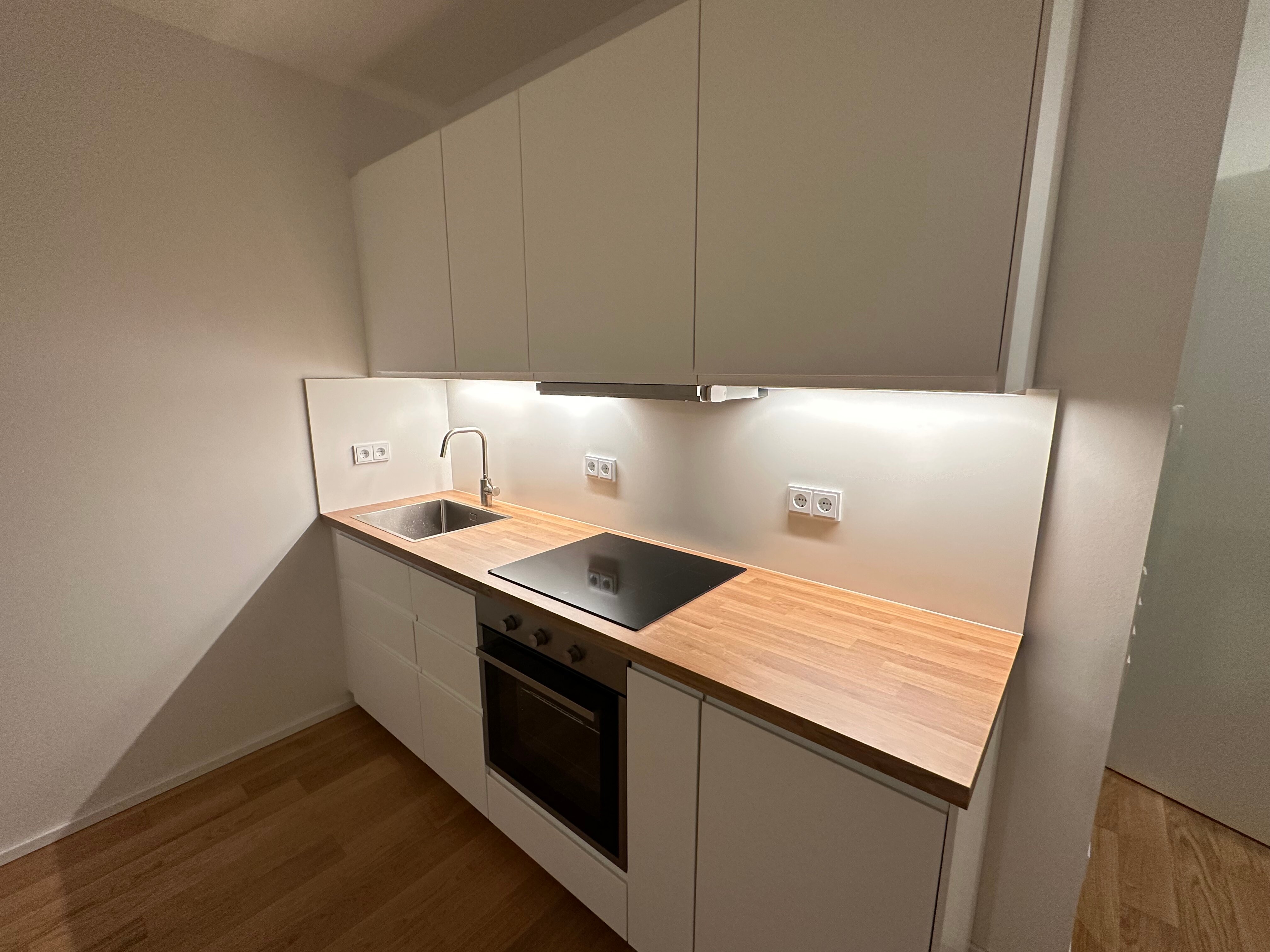 Wohnung zur Miete 750 € 1 Zimmer 36 m²<br/>Wohnfläche 4.<br/>Geschoss ab sofort<br/>Verfügbarkeit Hildegard-Knef-str. 105 Heerdt Düsseldorf 40549