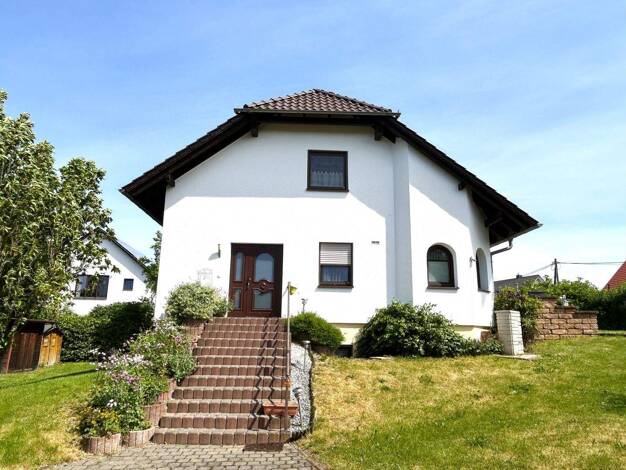 Einfamilienhaus zum Kauf 330.000 € 5 Zimmer 135 m² 1.097 m² Grundstück Frankenhain Frohburg 04654