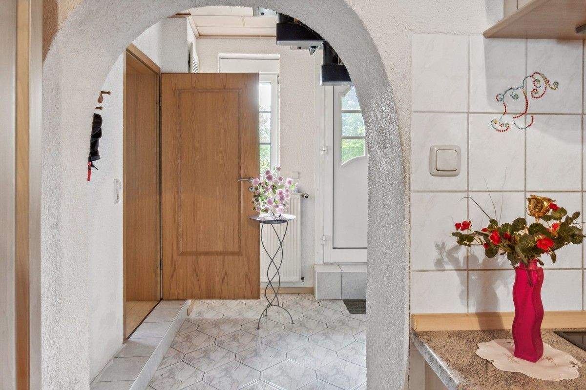 Immobilie in Aland - Provisionsfrei - Gepflegtes Einfamilienhaus auf großzügigem Grundstück mit Terrasse, Balkon und Pool - Bild 2