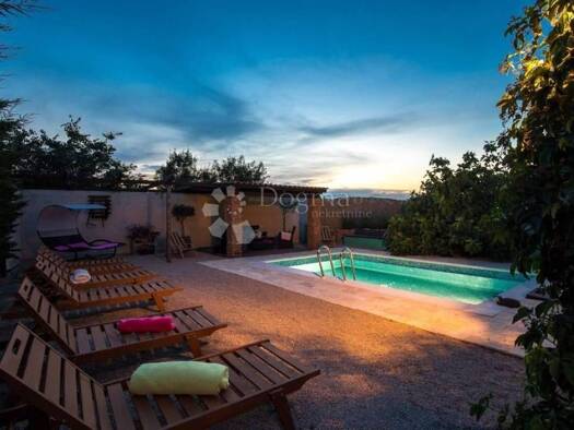 Haus zum Kauf 885.000 € 4 Zimmer 168 m² Rasopasno, Dobrinj Dobrinj