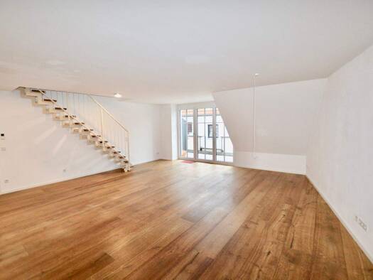 Maisonette zur Miete 970 € 2 Zimmer 95 m² 3 Geschosse frei ab sofort Veitshöchheim 97209