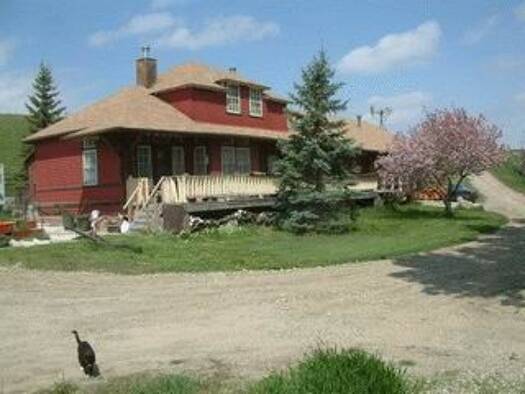 Einfamilienhaus zum Kauf 581.500 € 10 Zimmer 232 m² 32.000 m² Grundstück Granum T0L 0T0