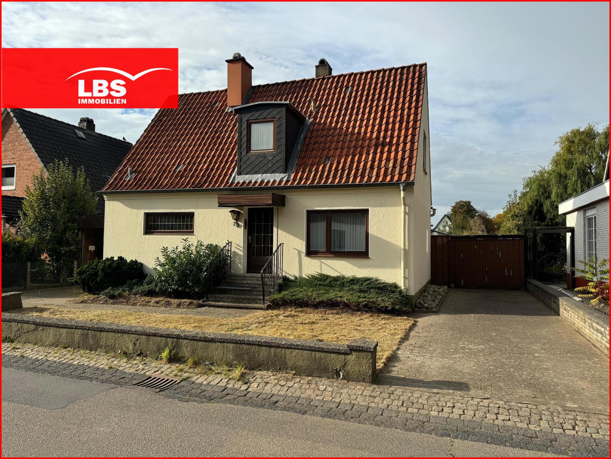 Einfamilienhaus zum Kauf 150.000 € 4 Zimmer 110 m²<br/>Wohnfläche 996 m²<br/>Grundstück ab sofort<br/>Verfügbarkeit Wittorf Neumünster 24539