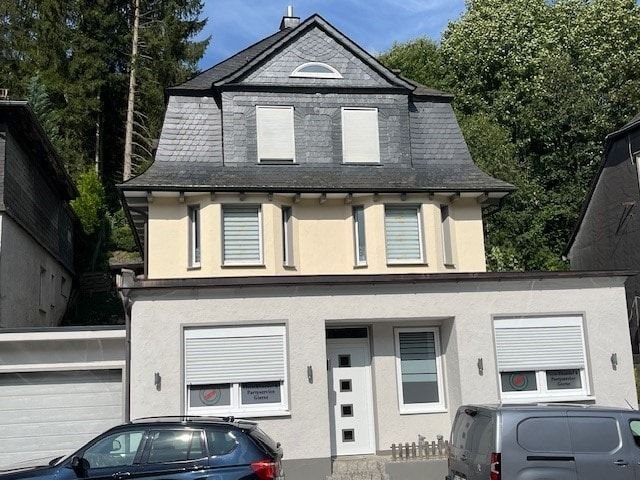 Einfamilienhaus zum Kauf 295.000 € 7 Zimmer 210 m²<br/>Wohnfläche 560 m²<br/>Grundstück Brilon-Wald Brilon 59929