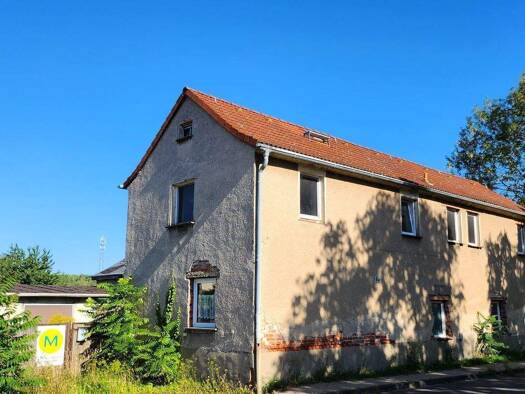 Bauernhaus zum Kauf 118.000 € 5 Zimmer 129 m² 1.691 m² Grundstück frei ab sofort Bornaer Straße 1 Neukieritzsch 04575