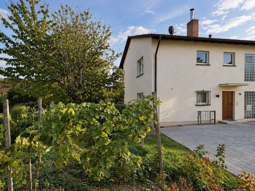 Doppelhaushälfte zum Kauf 529.000 € 4 Zimmer 137 m² 601 m² Grundstück Müllheim Müllheim im Markgräflerland 79379