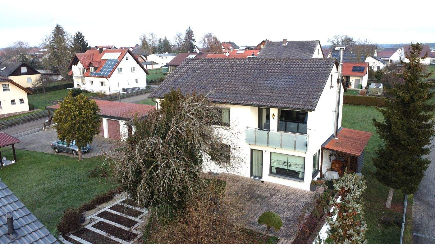 Immobilie in Hilpoltstein - Tolles modernisiertes Zweifamilienhaus in herrlicher Lage von Meckenhausen, bei Hilpoltstein - Bild 1