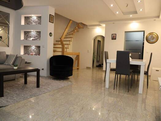 Reihenmittelhaus zum Kauf 589.000 € 5 Zimmer 130 m² 141 m² Grundstück frei ab sofort Neukatzwang Nürnberg 90455