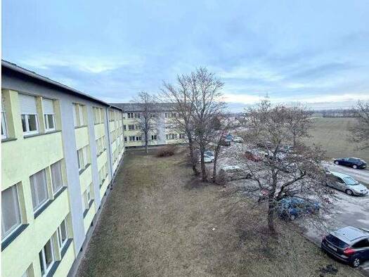 Wohnung zur Miete 563 € 4 Zimmer 85,3 m² EG Münchendorf 2482