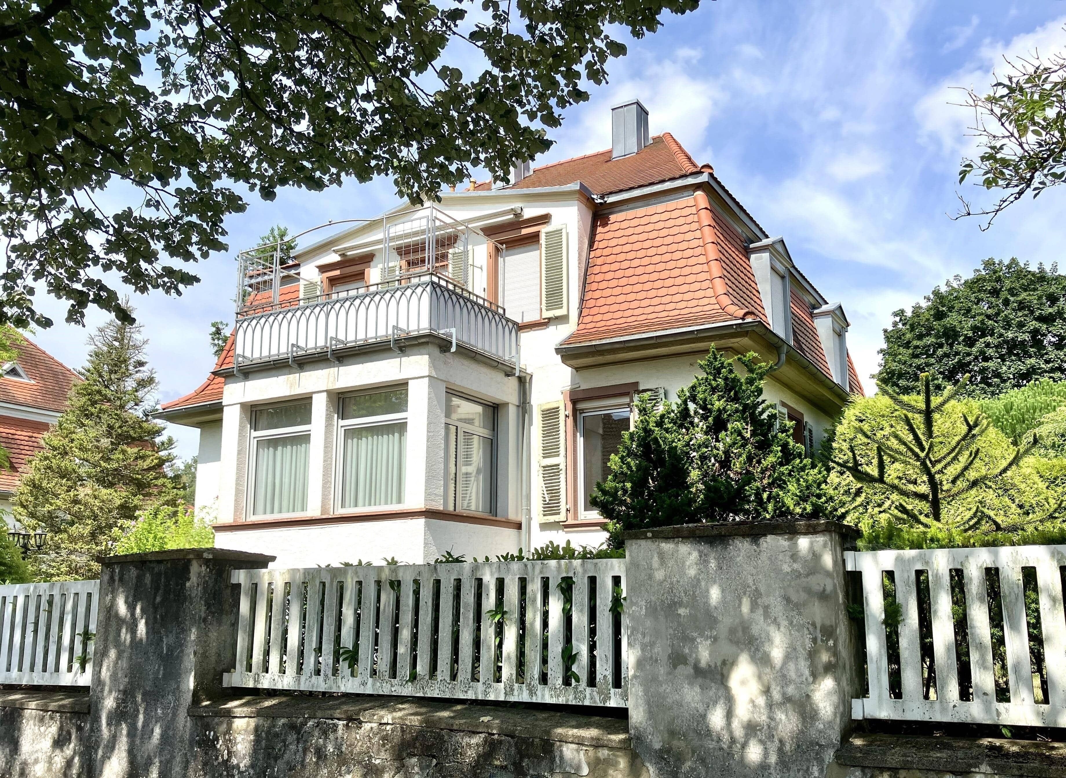 Villa zum Kauf 820.000 € 5 Zimmer 176,9 m²<br/>Wohnfläche 1.000 m²<br/>Grundstück Bännjer-Rück - Südosten Kaiserslautern 67663