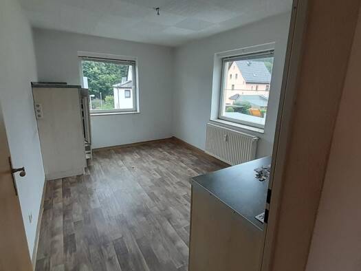Wohnung zur Miete 270 € 3 Zimmer 47,5 m² 2. Geschoss frei ab sofort Heinrichsort Lichtenstein 09350