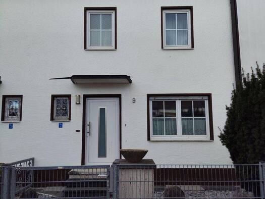 Reihenmittelhaus zum Kauf provisionsfrei 397.000 € 6 Zimmer 105 m² 212 m² Grundstück Lechhausen Augsburg 86167