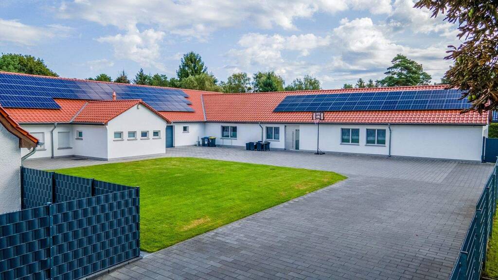 Mehrfamilienhaus zum Kauf 2.765.000 € 23 Zimmer 865 m² 1.860 m² Grundstück Hohen Neuendorf 16540