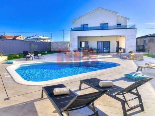 Haus zum Kauf 930.000 € 4 Zimmer 288 m² Novi Vinodolski