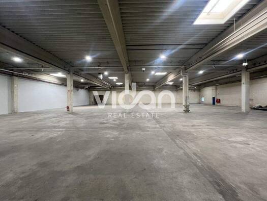 Lagerhalle zur Miete 1.020 m² Lagerfläche teilbar ab 1.140 m² Lichtenbroich Düsseldorf 40472