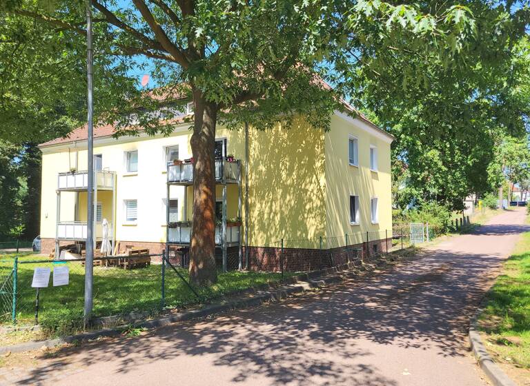 Wohnung zur Miete 300 € 2 Zimmer 60 m²<br/>Wohnfläche 2.<br/>Geschoss 01.06.2025<br/>Verfügbarkeit Brambacher Weg 1a Rodleben Dessau-Roßlau 06861