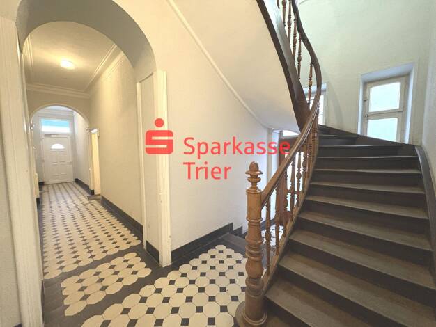 Mehrfamilienhaus zum Kauf als Kapitalanlage geeignet 1.120.000 € 18 Zimmer 426 m² 241 m² Grundstück Maximin 6 Trier 54292