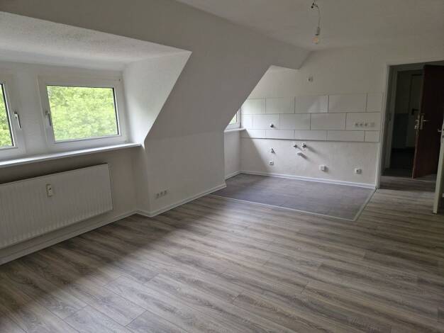 Wohnung zur Miete 340 € 2 Zimmer 51,5 m² Dachgeschoss, 3. Geschoss Emmericher Straße 89 Obermeiderich Duisburg 47138