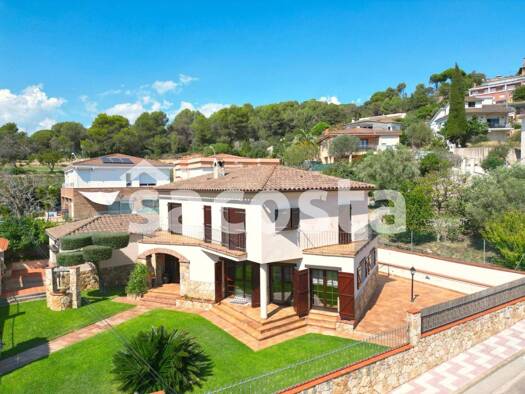 Villa zum Kauf 621.000 € 4 Zimmer 273 m² 610 m² Grundstück Blanes 17300