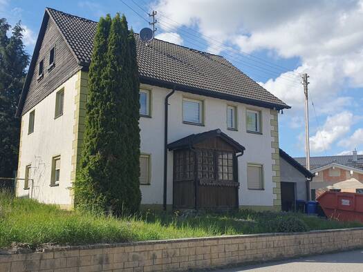 Mehrfamilienhaus zum Kauf 249.000 € 6 Zimmer 140 m² 330 m² Grundstück Honstetten Eigeltingen 78253