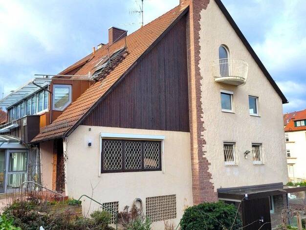Einfamilienhaus zur Miete 2.520 € 9 Zimmer 280 m² 260 m² Grundstück frei ab 01.08.2026 Ost Stuttgart 70186