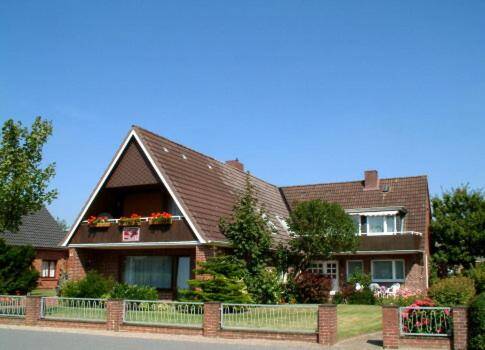 Immobilie in Büsum - N E U E R P R E + Eigenland: 21/2-Zimmer-EG Wohnung mit sonnigem Terrasse in sehr ruhiger Wohnlage in Büsum, ca. 1,4 km zum Strand zu verkaufen." - Bild 0