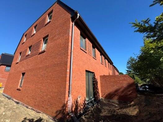 Reihenendhaus zur Miete - Erstbezug 2.630 € 5 Zimmer 136 m² 166 m² Grundstück frei ab sofort Garstedt Norderstedt 22846