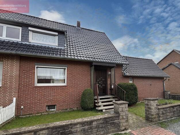 Doppelhaushälfte zum Kauf 220.000 € 3 Zimmer 93 m² 566 m² Grundstück Sehnde Sehnde 31319