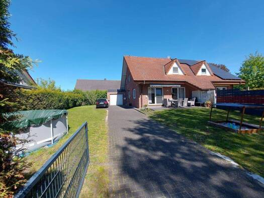 Doppelhaushälfte zum Kauf 335.000 € 6 Zimmer 117 m² 494 m² Grundstück Mantinghausen Salzkotten 33154