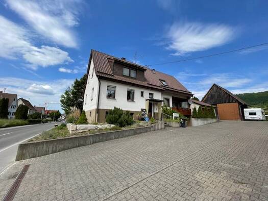 Mehrfamilienhaus zum Kauf 599.000 € 6,5 Zimmer 160 m² 1.137 m² Grundstück Unterlenningen Lenningen 73252