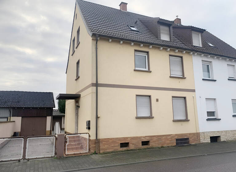 Doppelhaushälfte zum Kauf 329.000 € 7 Zimmer 130 m²<br/>Wohnfläche 353 m²<br/>Grundstück Reilingen 68799