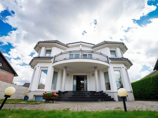 Villa zum Kauf provisionsfrei 1.650.000 € 7 Zimmer 336,7 m² 697 m² Grundstück Baumschulenweg Berlin 12437