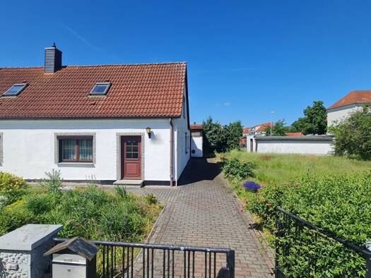Doppelhaushälfte zum Kauf 349.000 € 5 Zimmer 125 m² 808 m² Grundstück frei ab sofort Böhlitz-Ehrenberg Alt-West 04178