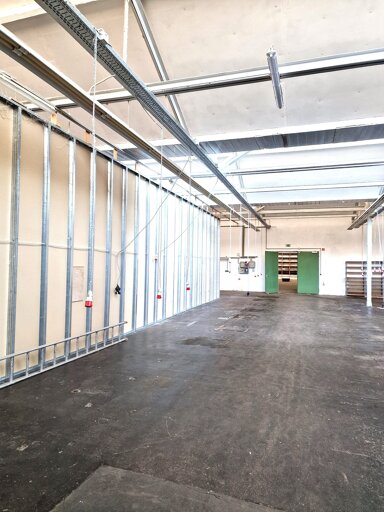 Lagerhalle zur Miete 9.000 € 1.800 m² Lagerfläche Fleute Wuppertal 42389