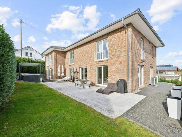 Einfamilienhaus zum Kauf 1.490.000 € 6 Zimmer 286 m² 643 m² Grundstück Bad Boll 73087