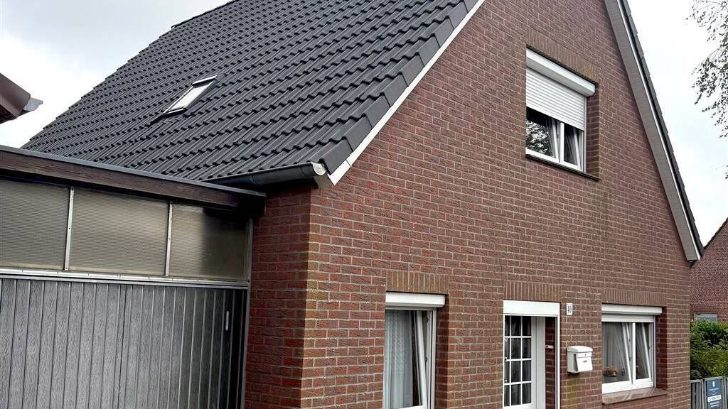 Haus zum Kauf 249.000 € 4 Zimmer 100 m² 750 m² Grundstück Tönning 25832