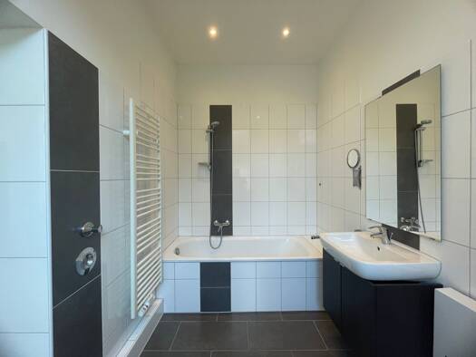 Wohnung zur Miete 1.380 € 3 Zimmer 85 m² 1. Geschoss frei ab sofort Hüttenstraße 79 Friedrichstadt Stadtbezirk 3 40215
