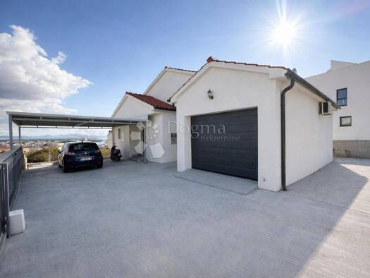Einfamilienhaus zum Kauf 690.000 € 3 Zimmer 214 m² Vodice Vodice 22211