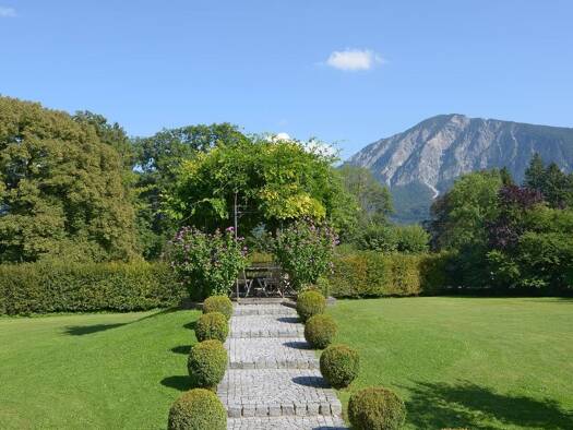 Villa zum Kauf 20 Zimmer 643 m² 14.434 m² Grundstück Raut Schlehdorf / Raut 82444