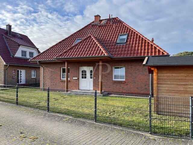 Einfamilienhaus zum Kauf 370.000 € 3 Zimmer 133 m²<br/>Wohnfläche 369 m²<br/>Grundstück Glowe Glowe 18551