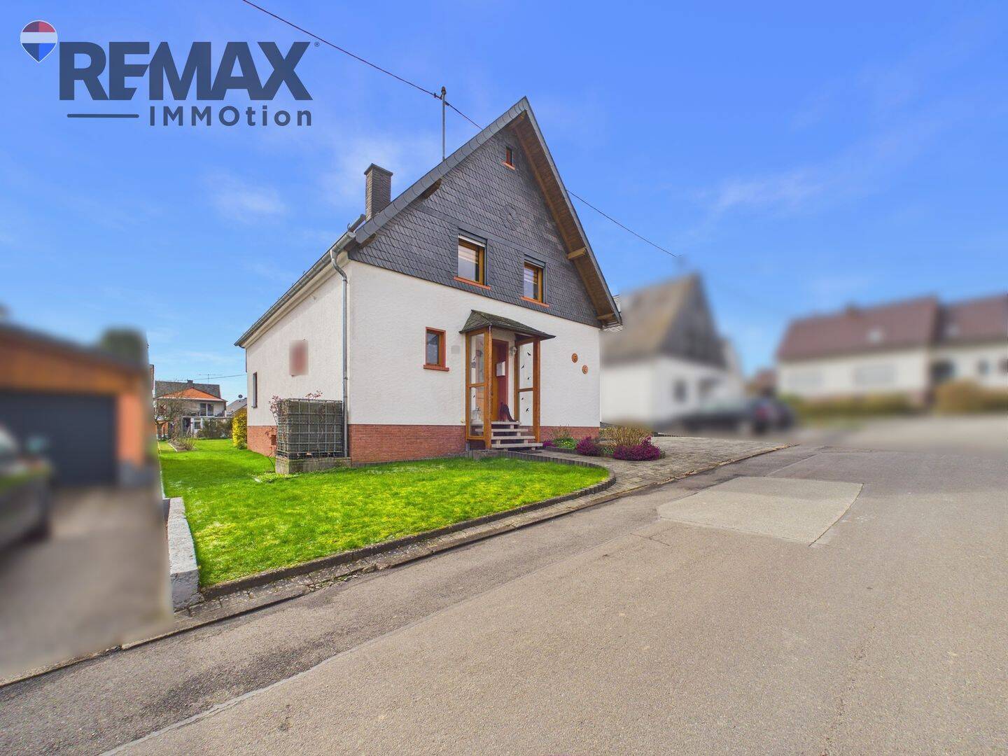 Immobilie in Reinsfeld - Gepflegtes Einfamilienhaus mit schönem Garten inkl. Doppelgarage und moderner PV-Anlage - Bild 2