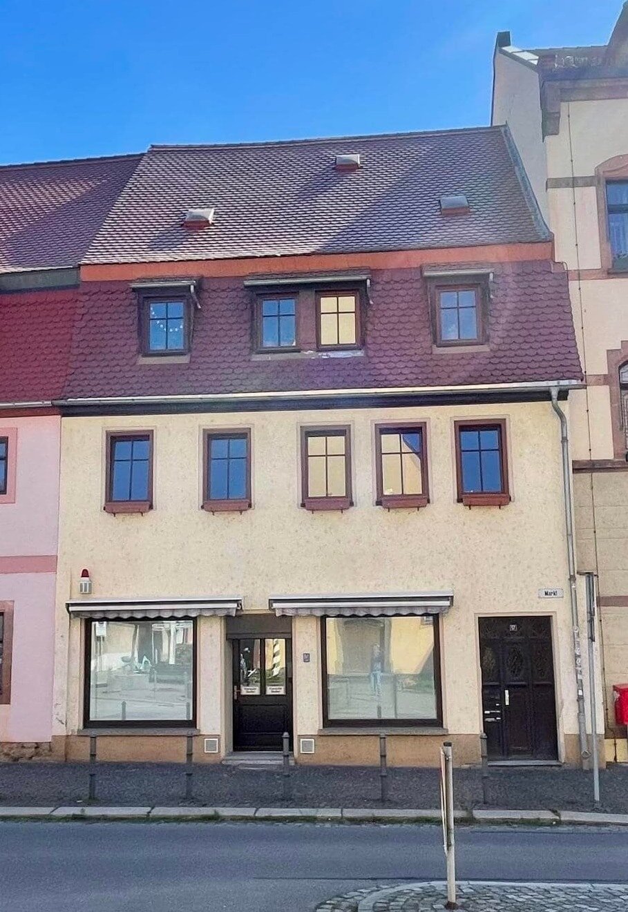 Wohn- und Geschäftshaus zum Kauf als Kapitalanlage geeignet 134.000 € 10 Zimmer 311 m²<br/>Fläche 420 m²<br/>Grundstück Lunzenau Lunzenau 09328