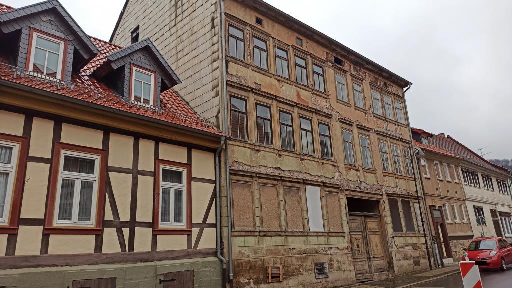 Mehrfamilienhaus zum Kauf 10.000 € 12 Zimmer 350 m²<br/>Wohnfläche 1.276 m²<br/>Grundstück Bleicherode Bleicherode 99752