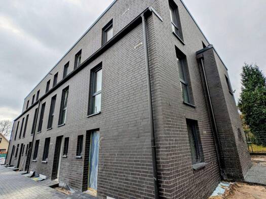 Reihenmittelhaus zur Miete - Erstbezug 2.500 € 5 Zimmer 116 m² 902,3 m² Grundstück frei ab 01.01.2026 Jenfeld Hamburg 22043