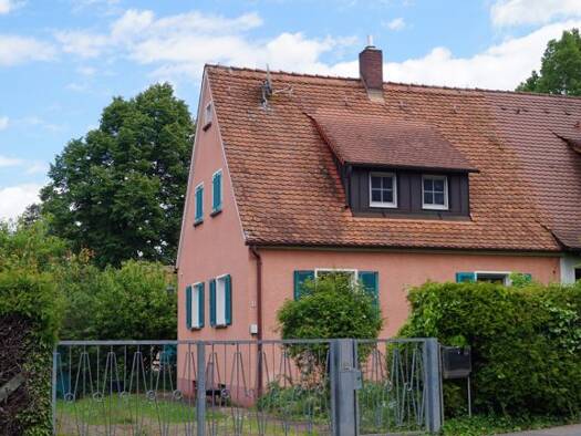 Einfamilienhaus zum Kauf 395.000 € 5 Zimmer 96 m² 383 m² Grundstück Roßtal Roßtal 90574