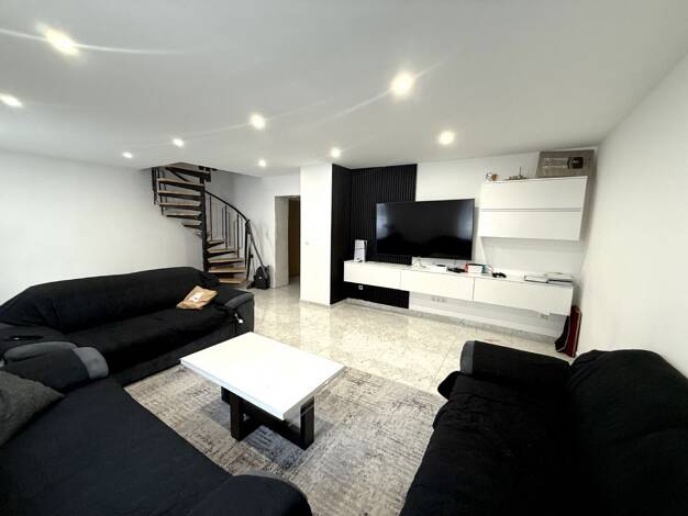 Maisonette zum Kauf 430.000 € 6,5 Zimmer 121 m² 2. Geschoss Gugelstraße Nürnberg 90461