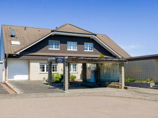 Einfamilienhaus zum Kauf 699.000 € 8 Zimmer 341 m² 1.090 m² Grundstück Kaster Bedburg 50181