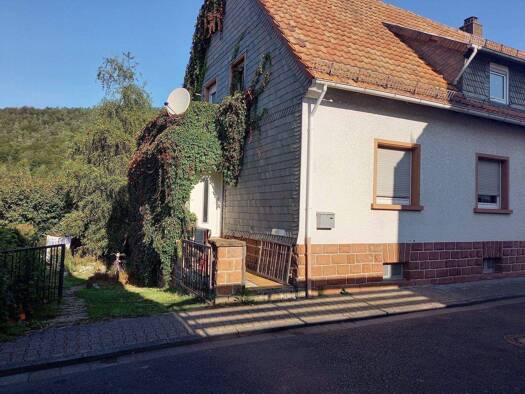 Doppelhaushälfte zum Kauf als Kapitalanlage geeignet 120.000 € 5 Zimmer 110 m² 855 m² Grundstück Esthal Esthal 67472