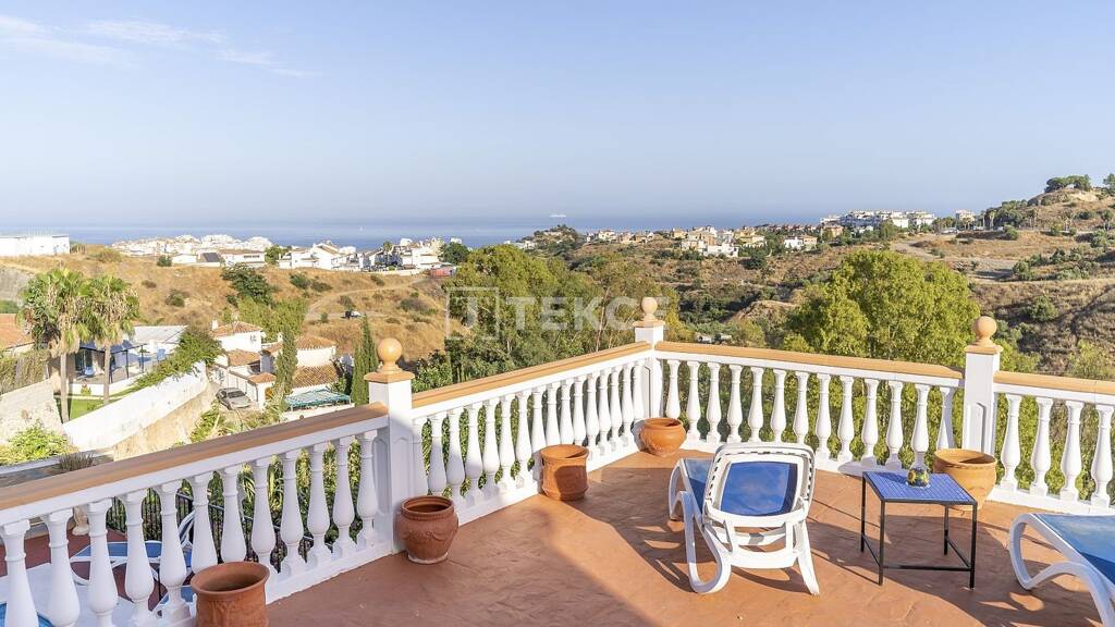 Einfamilienhaus zum Kauf 1.575.000 € 9 Zimmer 350 m² 700 m² Grundstück Málaga 29631